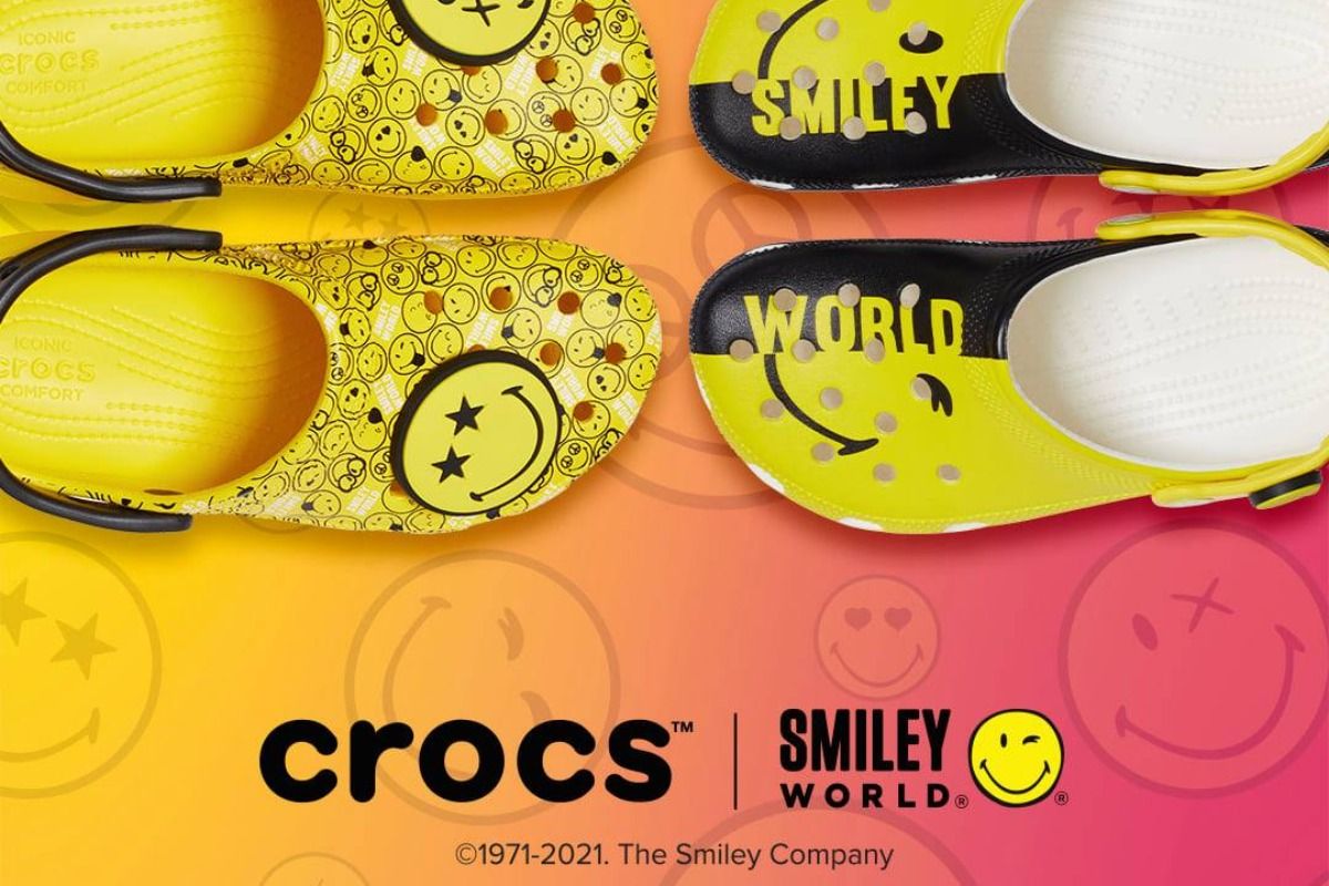 crocs x smiley