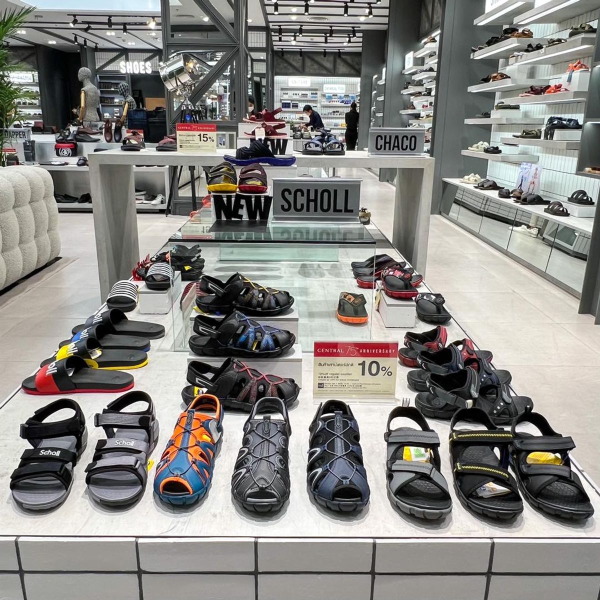 Scholl shoes store mid valley